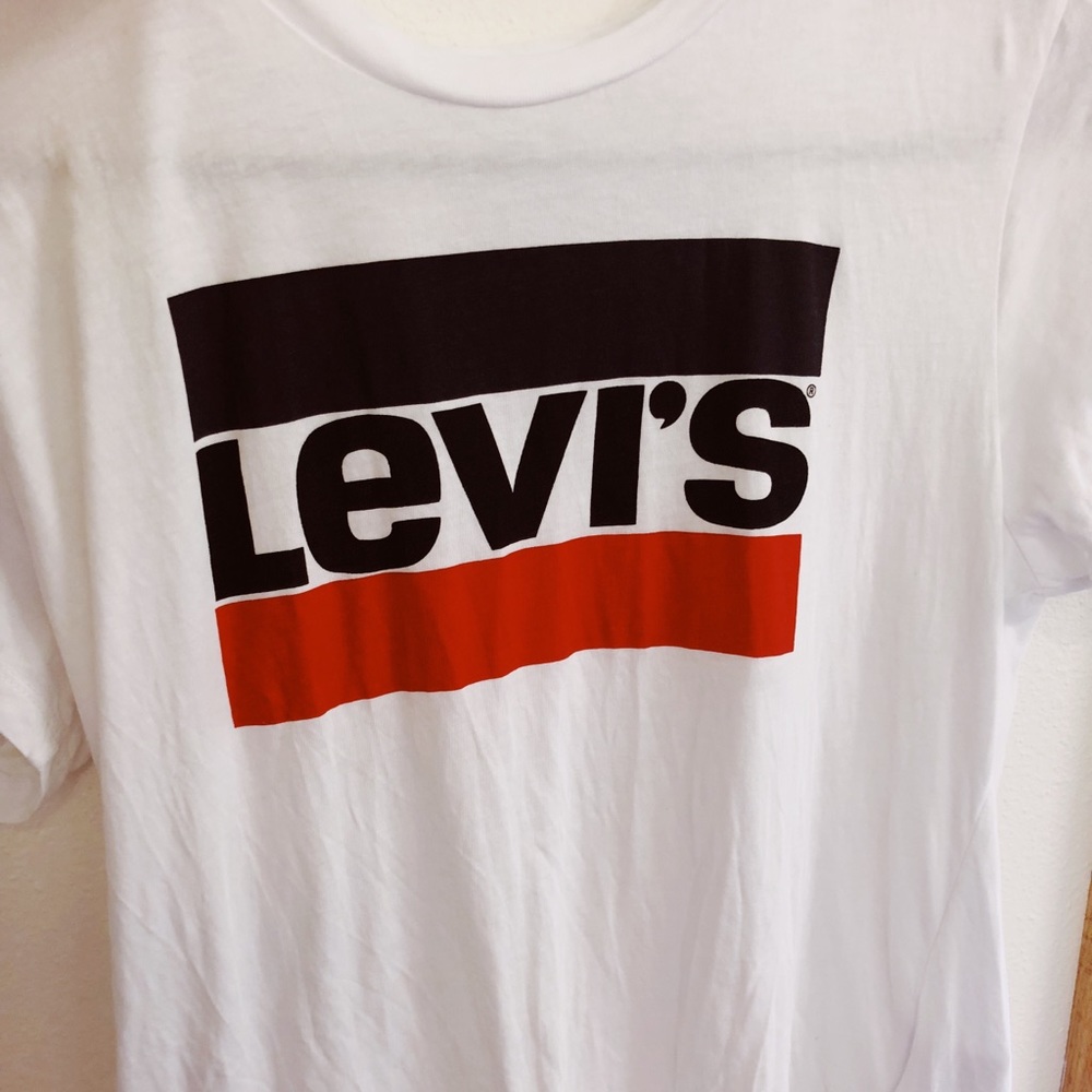 Levi’s simple t-shirt with logo